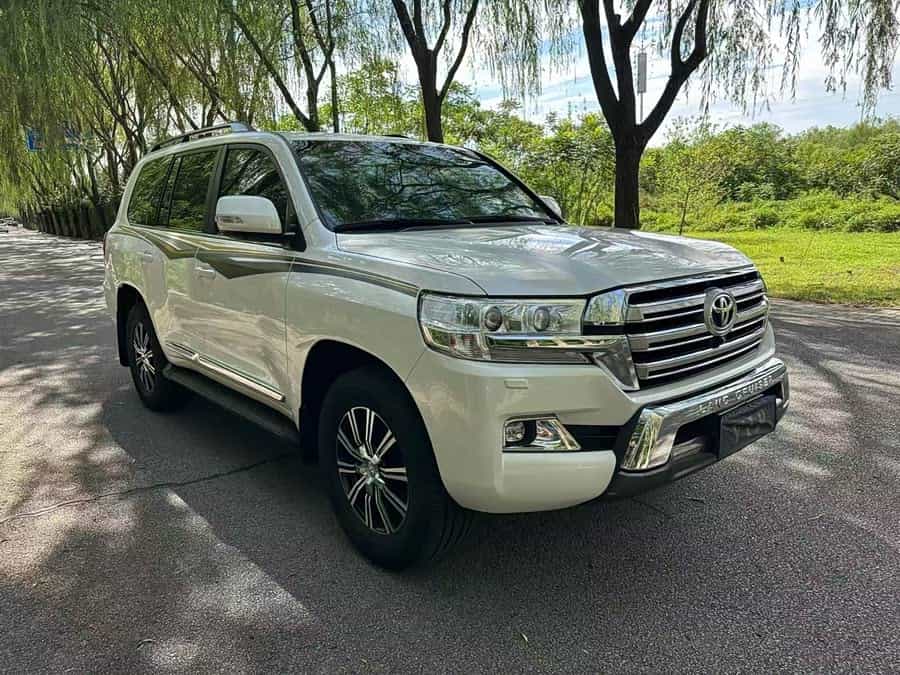 Toyota Land Cruiser - Standard